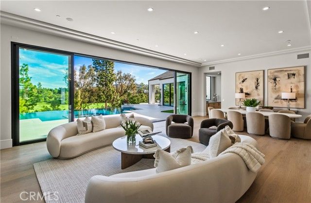 76 Hillcrest Lane, Newport Beach, CA 92660