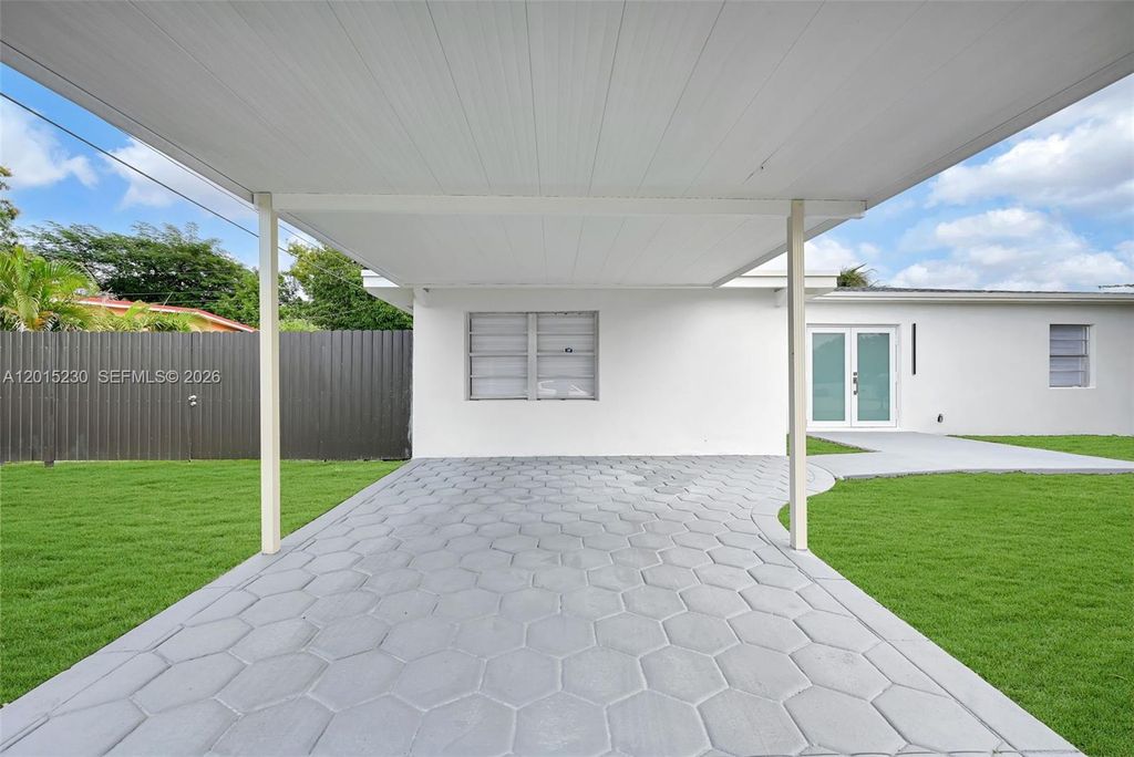 12621 NW 22nd Ct, Miami, FL 33167