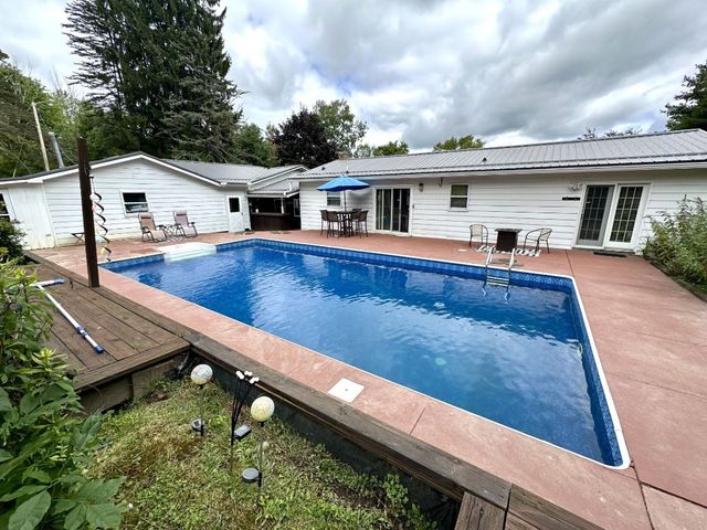 24155 STATE HIGHWAY 27 Highway, Meadville, PA 16335