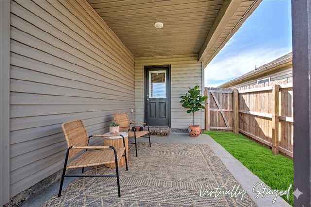 534 Woodcreek Loop, Lowell, AR 72745