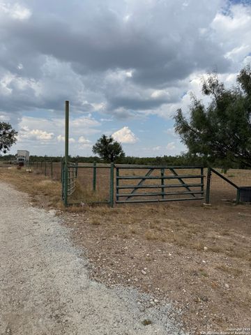 277 Justo Garza, Carrizo Springs, TX 78834