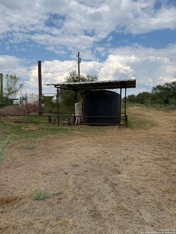 277 Justo Garza, Carrizo Springs, TX 78834