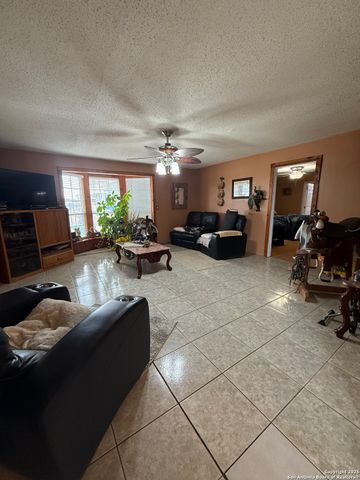 277 Justo Garza, Carrizo Springs, TX 78834