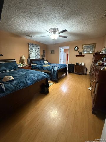 277 Justo Garza, Carrizo Springs, TX 78834