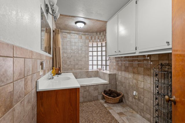 1100 W Lubbock Street, Slaton, TX 79364