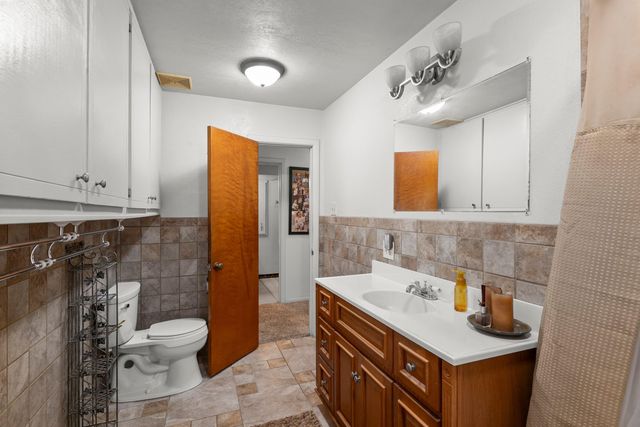 1100 W Lubbock Street, Slaton, TX 79364