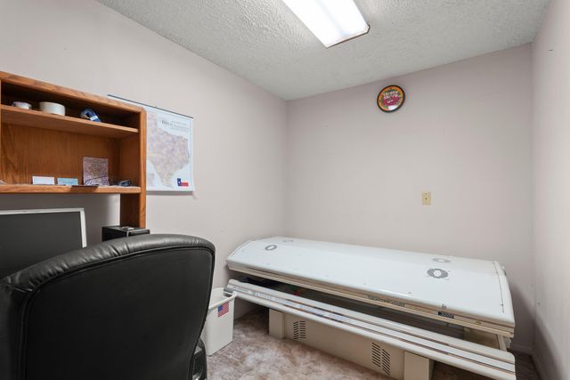 1100 W Lubbock Street, Slaton, TX 79364