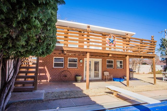 1100 W Lubbock Street, Slaton, TX 79364