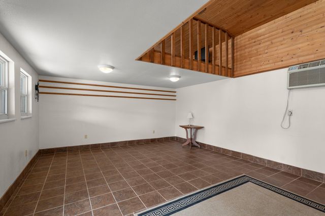 1100 W Lubbock Street, Slaton, TX 79364