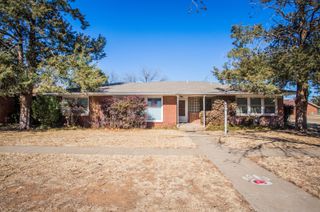 1100 W Lubbock Street, Slaton, TX 79364