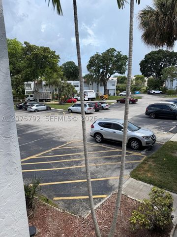 9400 Live Oak Pl 205, Davie, FL 33324