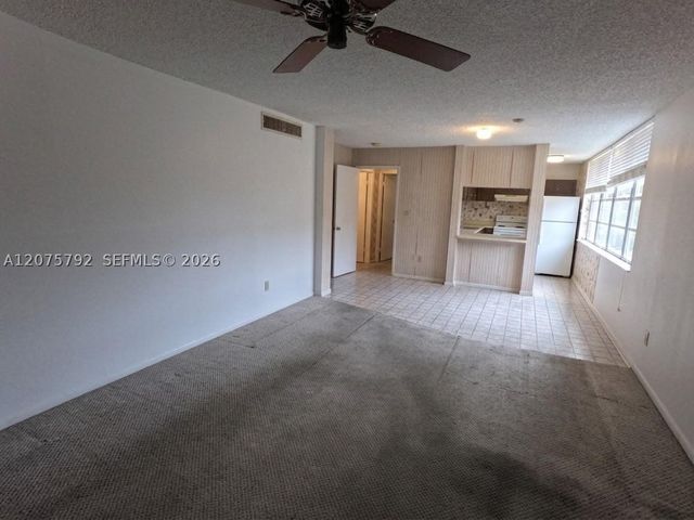 9400 Live Oak Pl 205, Davie, FL 33324