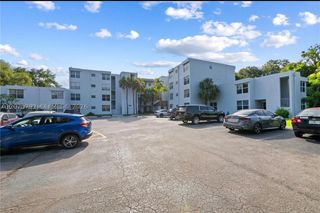 9400 Live Oak Pl 205, Davie, FL 33324