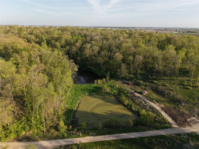 Sunshine Street SW, Cedar Rapids, IA 52404