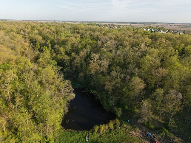 Sunshine Street SW, Cedar Rapids, IA 52404
