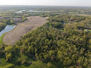 Sunshine Street SW, Cedar Rapids, IA 52404