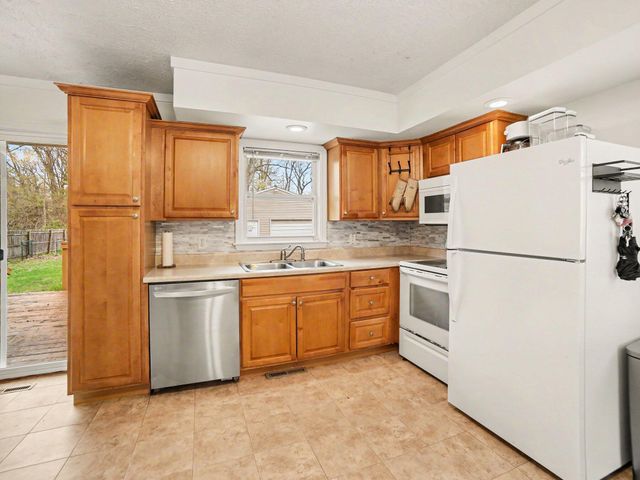 2492 Wesley Avenue, Muskegon Twp, MI 49442