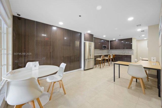 19877 E Country Club Dr 3101, Aventura, FL 33180