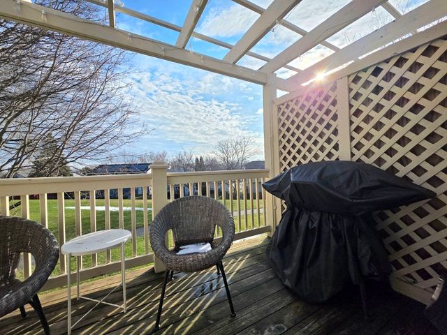 1914 Quaker Hollow Lane, Streamwood, IL 60107