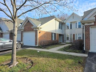 1914 Quaker Hollow Lane, Streamwood, IL 60107