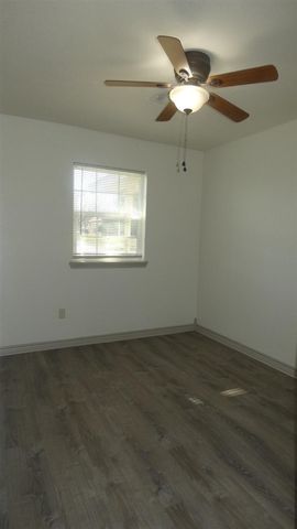 404 SW 71st St, Lawton, OK 73505