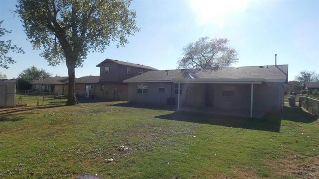 404 SW 71st St, Lawton, OK 73505