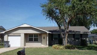 404 SW 71st St, Lawton, OK 73505