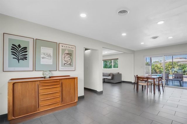 5909 4TH AVENUE N, St Petersburg, FL 33710