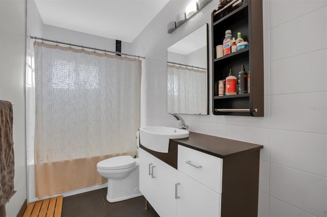 5909 4TH AVENUE N, St Petersburg, FL 33710