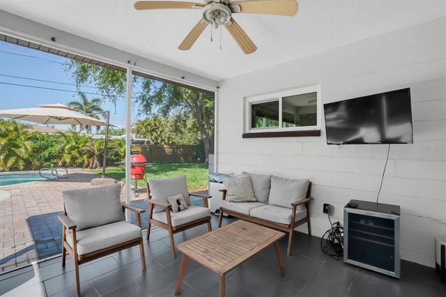 5909 4TH AVENUE N, St Petersburg, FL 33710