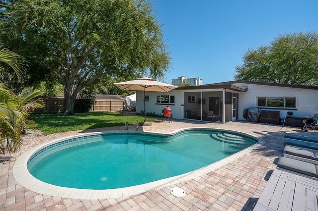 5909 4TH AVENUE N, St Petersburg, FL 33710