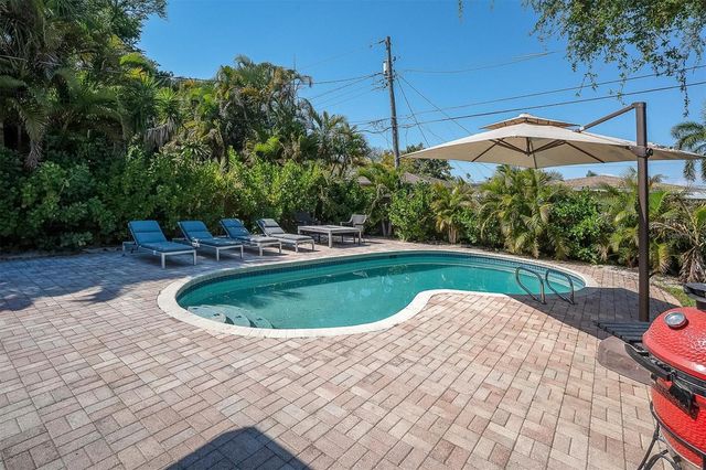 5909 4TH AVENUE N, St Petersburg, FL 33710