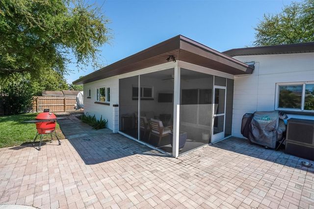 5909 4TH AVENUE N, St Petersburg, FL 33710