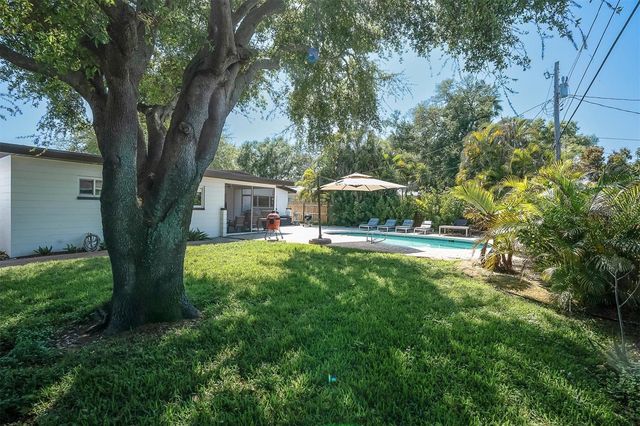 5909 4TH AVENUE N, St Petersburg, FL 33710