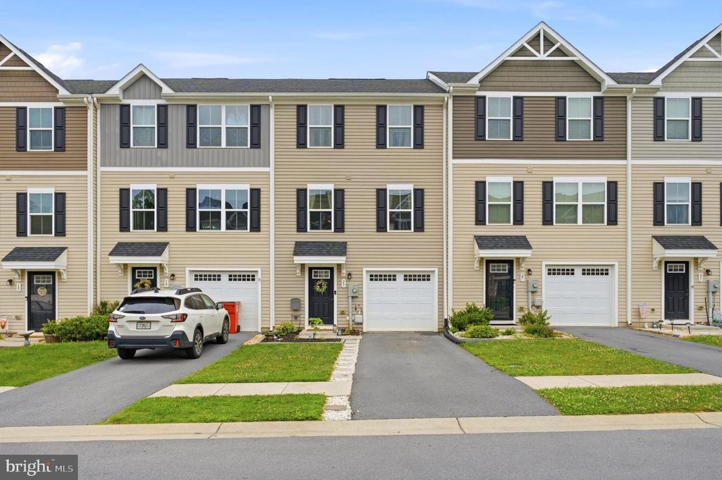 23 WIGGLES CT, Martinsburg, WV 25403