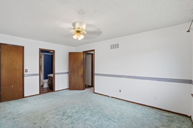 3929 Mary Lynn Drive, Urbandale, IA 50322