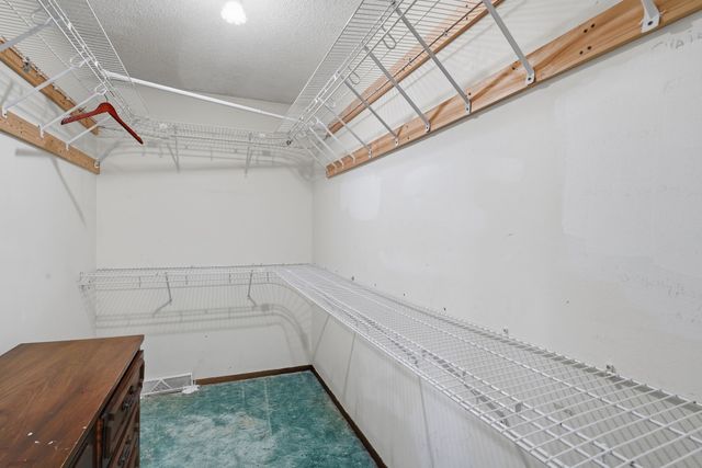 3929 Mary Lynn Drive, Urbandale, IA 50322