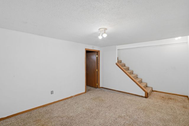 3929 Mary Lynn Drive, Urbandale, IA 50322