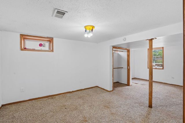 3929 Mary Lynn Drive, Urbandale, IA 50322