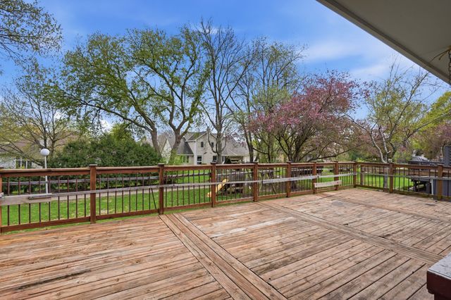 3929 Mary Lynn Drive, Urbandale, IA 50322