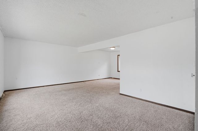 3929 Mary Lynn Drive, Urbandale, IA 50322
