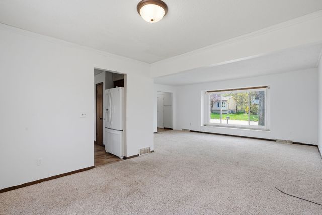 3929 Mary Lynn Drive, Urbandale, IA 50322