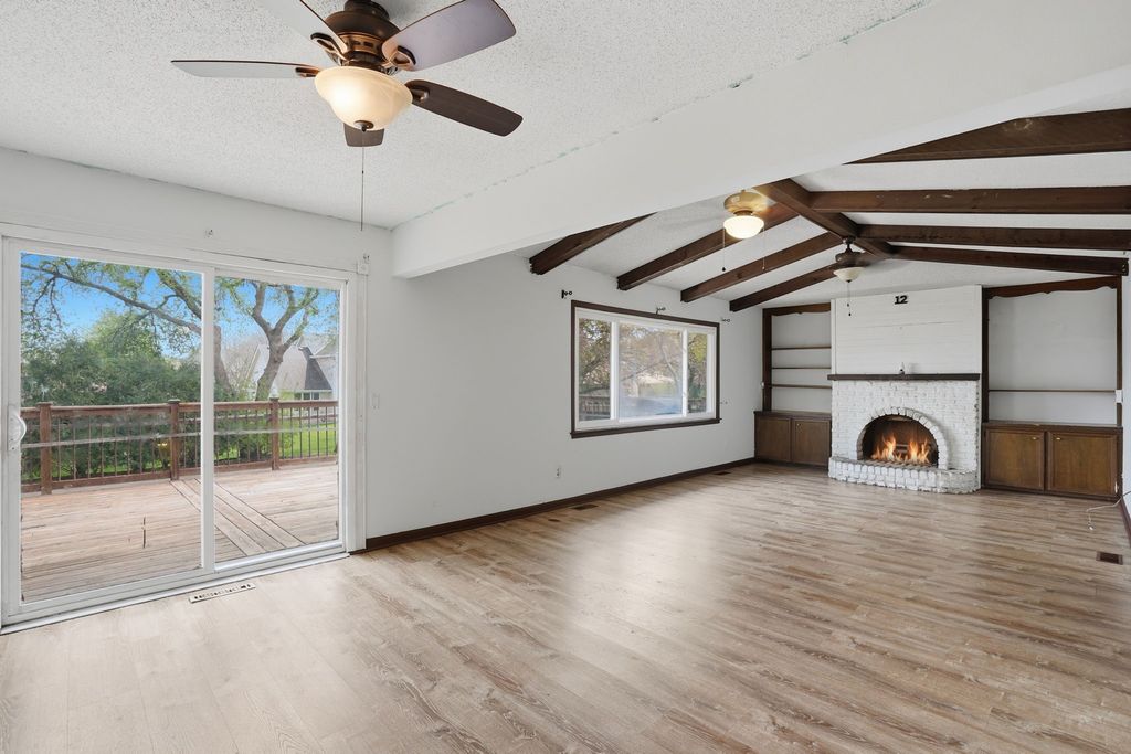 3929 Mary Lynn Drive, Urbandale, IA 50322