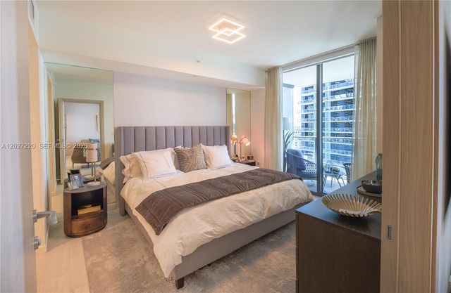 1000 Brickell Plaza 3705, Miami, FL 33131