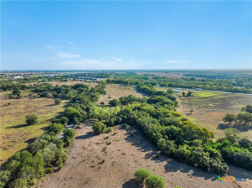 217 Robin Ranch Road, Lockhart, TX 78644