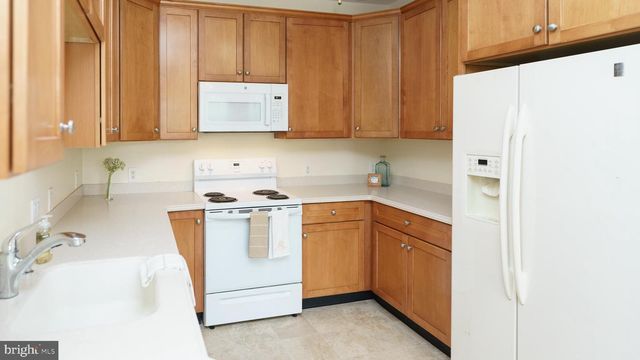 401 DEGAS CT, Williamstown, NJ 08094
