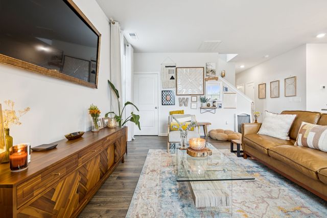 7360 Brady Ln, Antioch, TN 37013