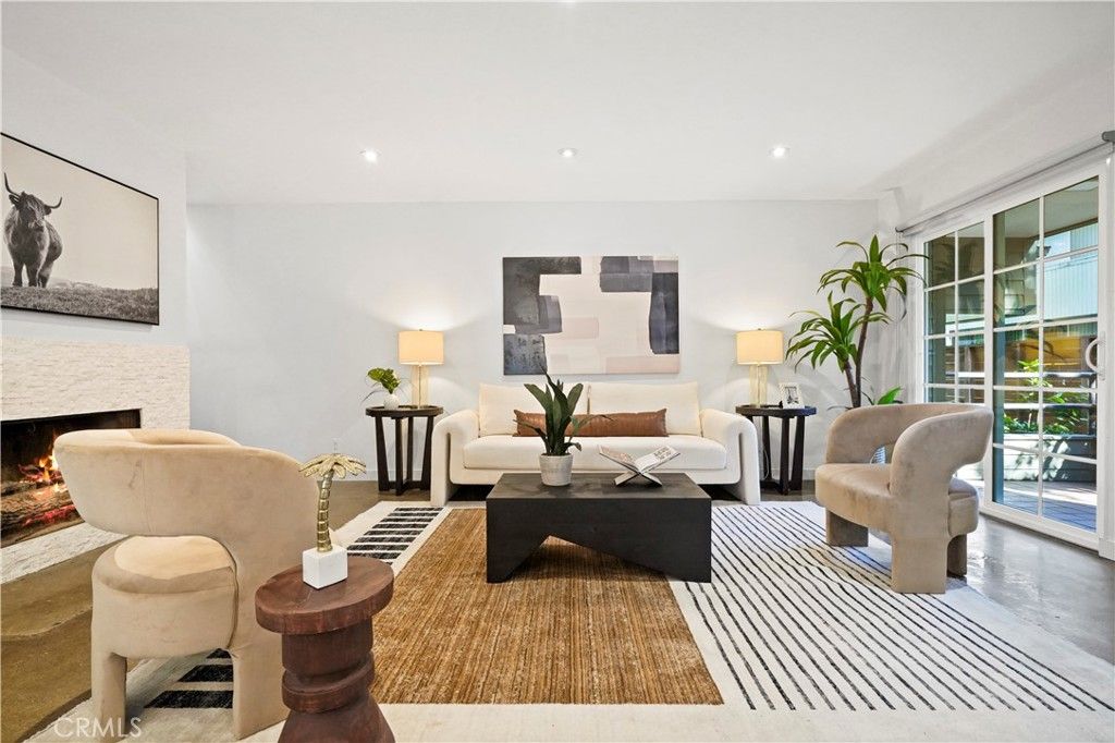 2364 Duane Street 7, Silver Lake, CA 90039