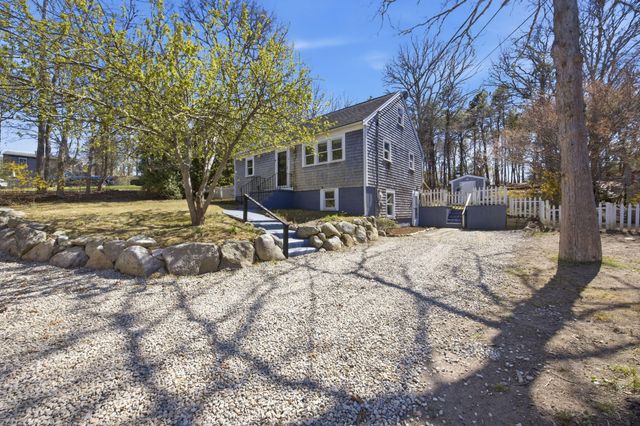 14 Saint Anns Lane, Falmouth, MA 02540
