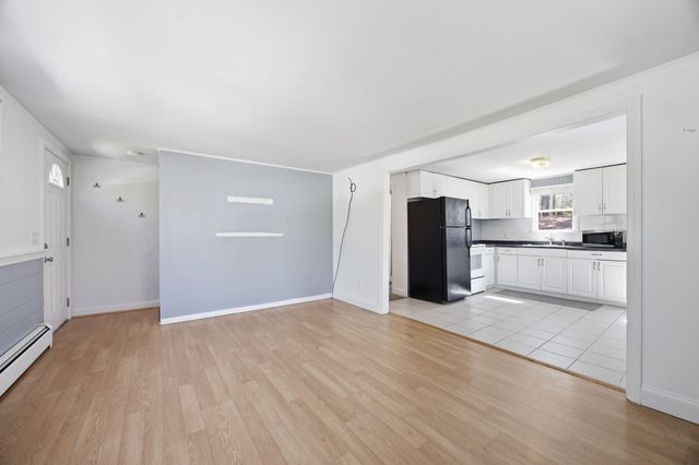 14 Saint Anns Lane, Falmouth, MA 02540